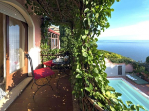 Sea view villa in Taormina with private pool, Taormina